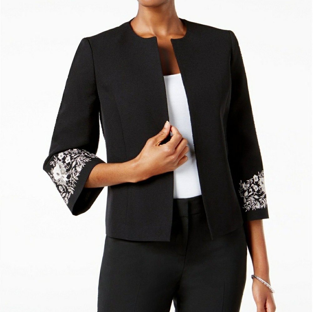 Kasper Black Crepe Embroidered Jacket Blazer NEW